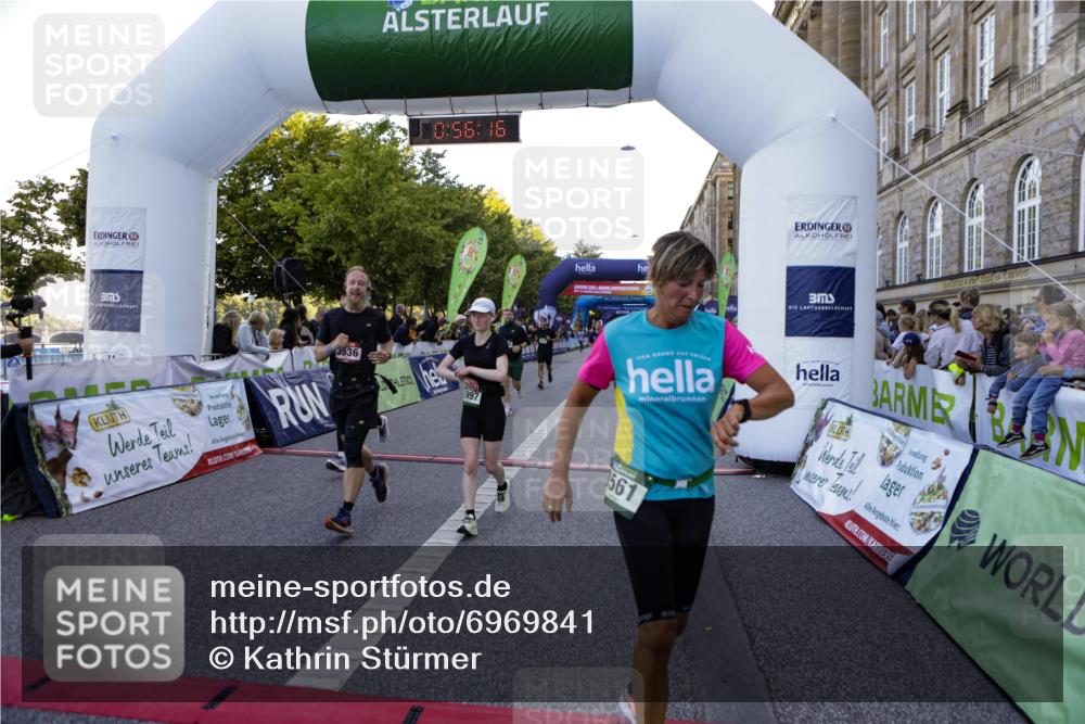 01.09.2024 - BARMER Alsterlauf Kathrin Stürmer Photography http://msf.ph/oto/6969841 01.09.2024 09:56:14 Ziel 2305, 2317, 2319, 2405, 2415, 2426, 2996, 3358, 3359, 3859, 3945, 4260, 4280, 4350, 4462, 4768, 4769, 5035, 5110, 5176, 5239, 8059, 2022, 2359, 2360, 2542, 2874, 2914, 3143, 3207, 3277, 3425, 3536, 3561, 3872, 3884, 3997, 4128, 4178, 4357, 4735, 4896, 8203 meine-sportfotos.de