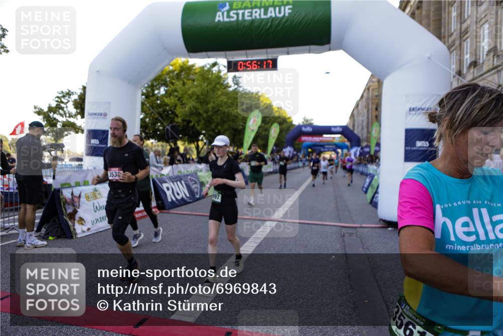 01.09.2024 - BARMER Alsterlauf Kathrin Stürmer Photography http://msf.ph/oto/6969843 01.09.2024 09:56:14 Ziel 2305, 2317, 2319, 2405, 2415, 2426, 2996, 3358, 3359, 3859, 3945, 4260, 4280, 4350, 4462, 4768, 4769, 5035, 5110, 5176, 5239, 8059, 2022, 2359, 2360, 2542, 2874, 2914, 3143, 3207, 3277, 3425, 3536, 3561, 3872, 3884, 3997, 4128, 4178, 4357, 4735, 4896, 8203 meine-sportfotos.de