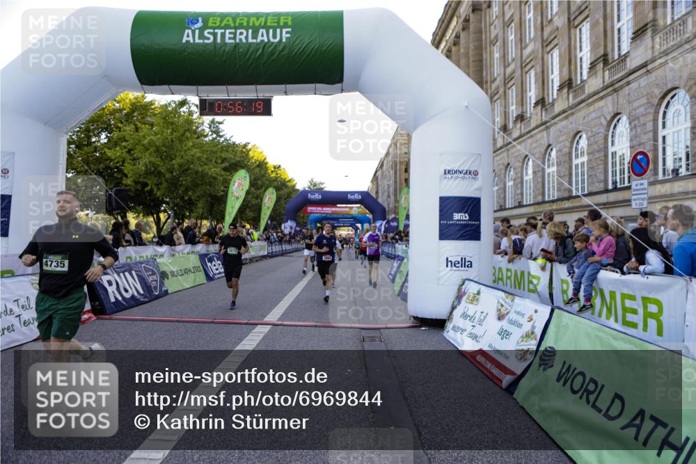 01.09.2024 - BARMER Alsterlauf Kathrin Stürmer Photography http://msf.ph/oto/6969844 01.09.2024 09:56:16 Ziel 2317, 2319, 2342, 2405, 2415, 2426, 3054, 3229, 3358, 3359, 3859, 3924, 3945, 4260, 4280, 4350, 4462, 4768, 4769, 5035, 5110, 5176, 8059, 2359, 2360, 2874, 2914, 3207, 3352, 3425, 3536, 3561, 3872, 3884, 3929, 3997, 4128, 4178, 4357, 4735, 4736, 4896, 8203 meine-sportfotos.de