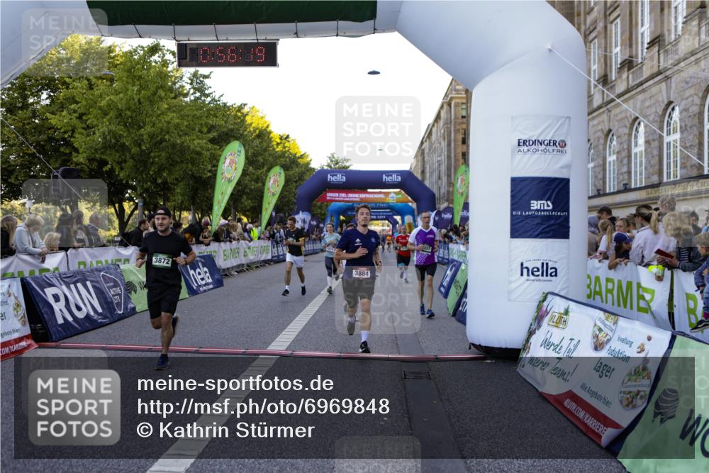 01.09.2024 - BARMER Alsterlauf Kathrin Stürmer Photography http://msf.ph/oto/6969848 01.09.2024 09:56:17 Ziel 2317, 2319, 2342, 2405, 2415, 2426, 3054, 3229, 3358, 3359, 3859, 3924, 3945, 4065, 4260, 4280, 4350, 4462, 4768, 4769, 5035, 5110, 5176, 8059, 2874, 2914, 3207, 3352, 3425, 3536, 3561, 3872, 3884, 3929, 3997, 4128, 4178, 4357, 4473, 4735, 4736, 4896 meine-sportfotos.de