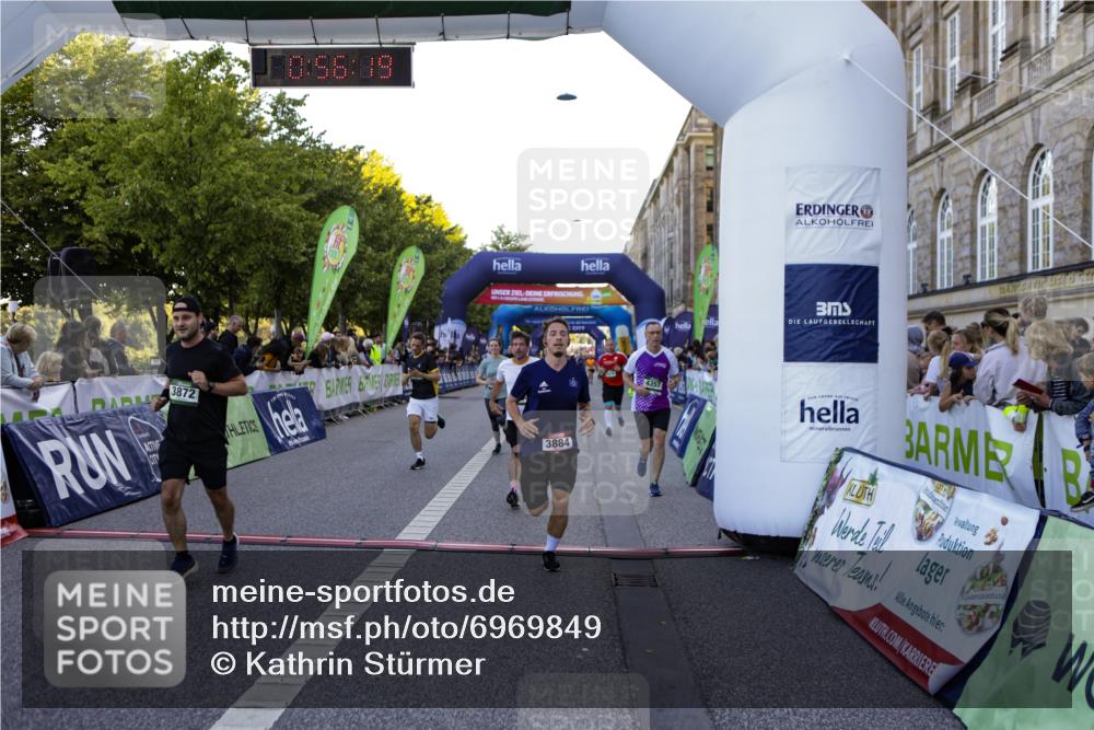 01.09.2024 - BARMER Alsterlauf Kathrin Stürmer Photography http://msf.ph/oto/6969849 01.09.2024 09:56:17 Ziel 2317, 2319, 2342, 2405, 2415, 2426, 3054, 3229, 3358, 3359, 3859, 3924, 3945, 4065, 4260, 4280, 4350, 4462, 4768, 4769, 5035, 5110, 5176, 8059, 2874, 2914, 3207, 3352, 3425, 3536, 3561, 3872, 3884, 3929, 3997, 4128, 4178, 4357, 4473, 4735, 4736, 4896 meine-sportfotos.de