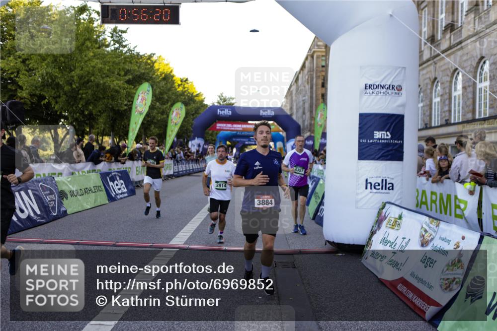 01.09.2024 - BARMER Alsterlauf Kathrin Stürmer Photography http://msf.ph/oto/6969852 01.09.2024 09:56:18 Ziel 2319, 2342, 2405, 2415, 2426, 3054, 3229, 3358, 3359, 3859, 3924, 3945, 4065, 4260, 4280, 4350, 4462, 4768, 4769, 5035, 5176, 8059, 2874, 2914, 3191, 3207, 3352, 3425, 3536, 3561, 3872, 3884, 3929, 3997, 4023, 4128, 4178, 4357, 4473, 4735, 4736, 4896 meine-sportfotos.de