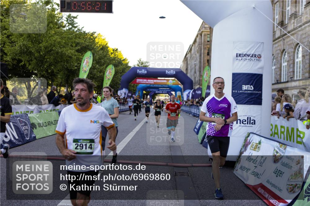 01.09.2024 - BARMER Alsterlauf Kathrin Stürmer Photography http://msf.ph/oto/6969860 01.09.2024 09:56:19 Ziel 2319, 2342, 2405, 2415, 2426, 3054, 3229, 3358, 3359, 3859, 3924, 3945, 4065, 4260, 4280, 4350, 4462, 4768, 4769, 5035, 5176, 8059, 2874, 2914, 3191, 3207, 3352, 3425, 3536, 3561, 3872, 3884, 3929, 3997, 4023, 4128, 4178, 4357, 4473, 4735, 4736, 4896 meine-sportfotos.de