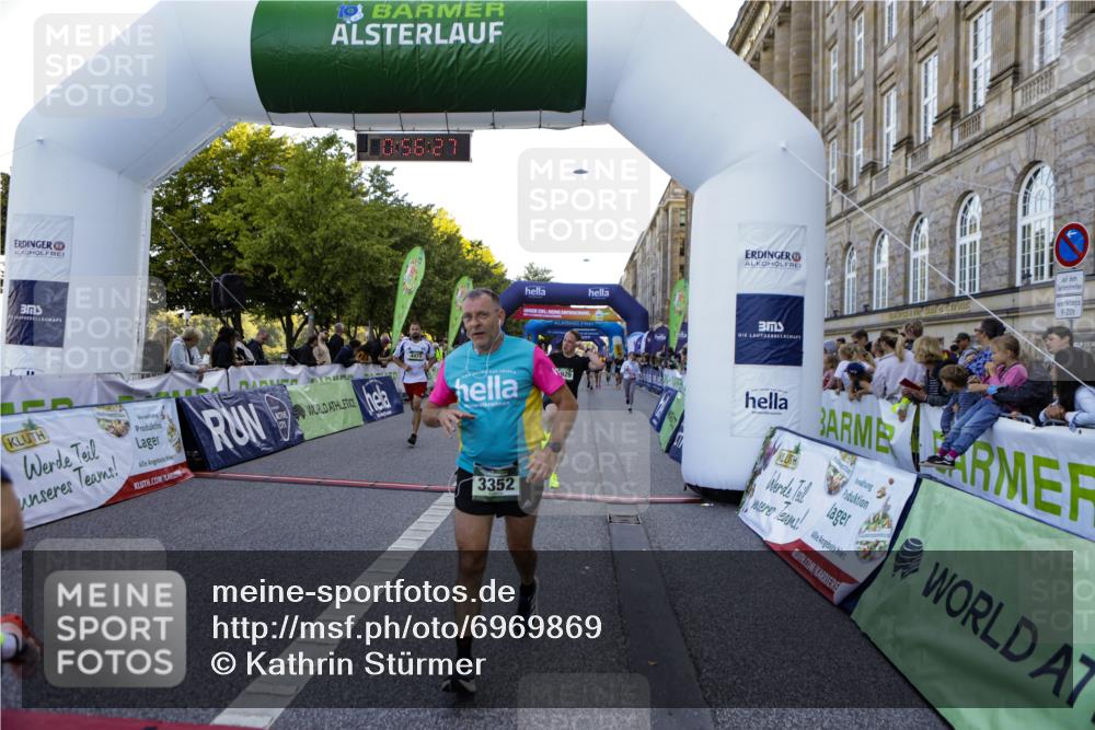 01.09.2024 - BARMER Alsterlauf Kathrin Stürmer Photography http://msf.ph/oto/6969869 01.09.2024 09:56:24 Ziel 2319, 2342, 2405, 2426, 2525, 3054, 3229, 3321, 3337, 3358, 3359, 3924, 4065, 4260, 4280, 4350, 4462, 4550, 4733, 4768, 4769, 4880, 5035, 5104, 5280, 8059, 2049, 2231, 2371, 2869, 2874, 2914, 3184, 3191, 3207, 3352, 3425, 3453, 3822, 3872, 3884, 3929, 4023, 4128, 4357, 4473, 4584, 4655, 4736, 4896, 8237 meine-sportfotos.de