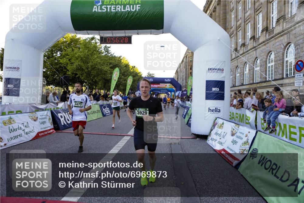 01.09.2024 - BARMER Alsterlauf Kathrin Stürmer Photography http://msf.ph/oto/6969873 01.09.2024 09:56:26 Ziel 2319, 2342, 2405, 2426, 2525, 2867, 3054, 3229, 3321, 3335, 3337, 3358, 3359, 3924, 4065, 4260, 4280, 4350, 4462, 4550, 4733, 4750, 4768, 4769, 4880, 5035, 5104, 5280, 2049, 2231, 2371, 2869, 2874, 3144, 3184, 3191, 3207, 3352, 3425, 3453, 3822, 3929, 4023, 4128, 4264, 4473, 4584, 4655, 4736, 8237 meine-sportfotos.de