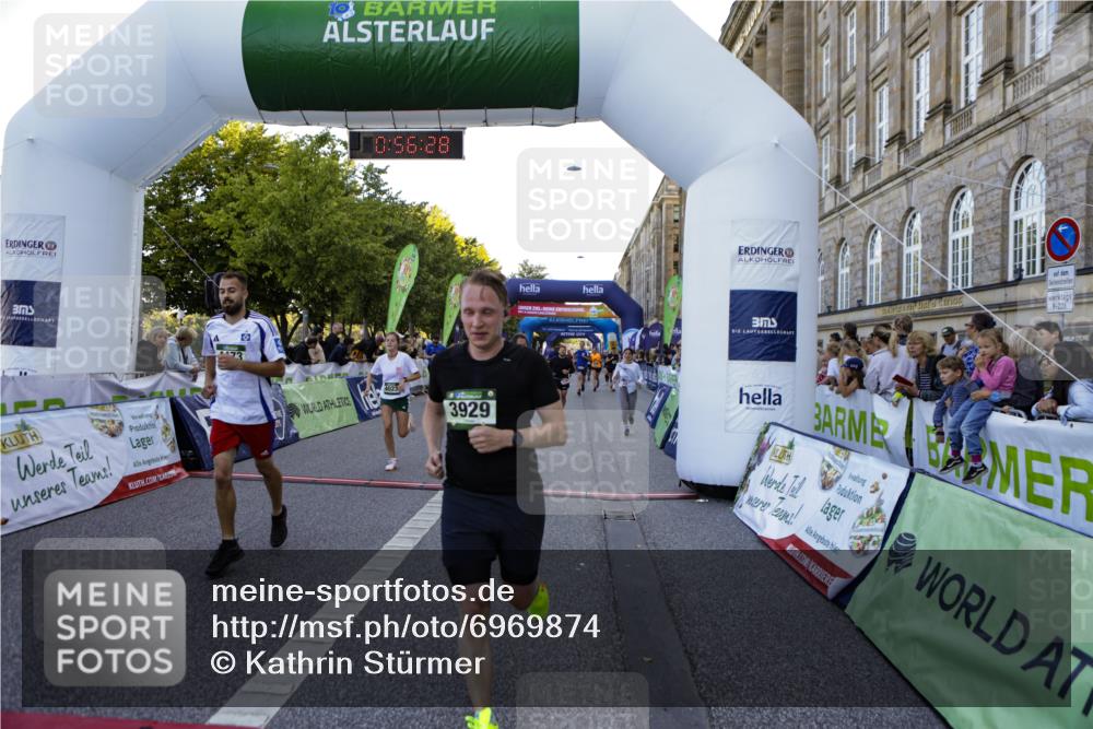 01.09.2024 - BARMER Alsterlauf Kathrin Stürmer Photography http://msf.ph/oto/6969874 01.09.2024 09:56:26 Ziel 2319, 2342, 2405, 2426, 2525, 2867, 3054, 3229, 3321, 3335, 3337, 3358, 3359, 3924, 4065, 4260, 4280, 4350, 4462, 4550, 4733, 4750, 4768, 4769, 4880, 5035, 5104, 5280, 2049, 2231, 2371, 2869, 2874, 3144, 3184, 3191, 3207, 3352, 3425, 3453, 3822, 3929, 4023, 4128, 4264, 4473, 4584, 4655, 4736, 8237 meine-sportfotos.de