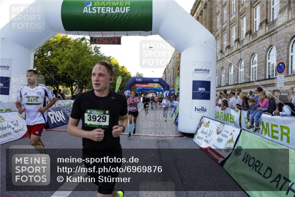 01.09.2024 - BARMER Alsterlauf Kathrin Stürmer Photography http://msf.ph/oto/6969876 01.09.2024 09:56:26 Ziel 2319, 2342, 2405, 2426, 2525, 2867, 3054, 3229, 3321, 3335, 3337, 3358, 3359, 3924, 4065, 4260, 4280, 4350, 4462, 4550, 4733, 4750, 4768, 4769, 4880, 5035, 5104, 5280, 2049, 2231, 2371, 2869, 2874, 3144, 3184, 3191, 3207, 3352, 3425, 3453, 3822, 3929, 4023, 4128, 4264, 4473, 4584, 4655, 4736, 8237 meine-sportfotos.de