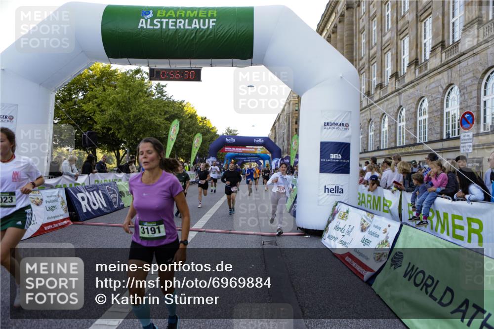 01.09.2024 - BARMER Alsterlauf Kathrin Stürmer Photography http://msf.ph/oto/6969884 01.09.2024 09:56:28 Ziel 2228, 2319, 2342, 2400, 2405, 2426, 2525, 2867, 3054, 3229, 3321, 3335, 3337, 3345, 3358, 3359, 3870, 3924, 4065, 4260, 4280, 4350, 4462, 4550, 4733, 4750, 4880, 5035, 5104, 5280, 2049, 2231, 2371, 2869, 3144, 3184, 3191, 3207, 3352, 3453, 3617, 3822, 3929, 4023, 4128, 4264, 4473, 4584, 4655, 4736, 8153, 8237 meine-sportfotos.de