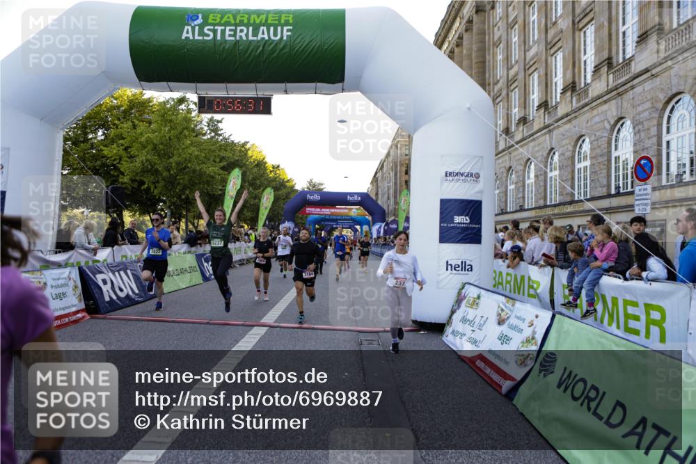 01.09.2024 - BARMER Alsterlauf Kathrin Stürmer Photography http://msf.ph/oto/6969887 01.09.2024 09:56:28 Ziel 2228, 2319, 2342, 2400, 2405, 2426, 2525, 2867, 3054, 3229, 3321, 3335, 3337, 3345, 3358, 3359, 3870, 3924, 4065, 4260, 4280, 4350, 4462, 4550, 4733, 4750, 4880, 5035, 5104, 5280, 2049, 2231, 2371, 2869, 3144, 3184, 3191, 3207, 3352, 3453, 3617, 3822, 3929, 4023, 4128, 4264, 4473, 4584, 4655, 4736, 8153, 8237 meine-sportfotos.de