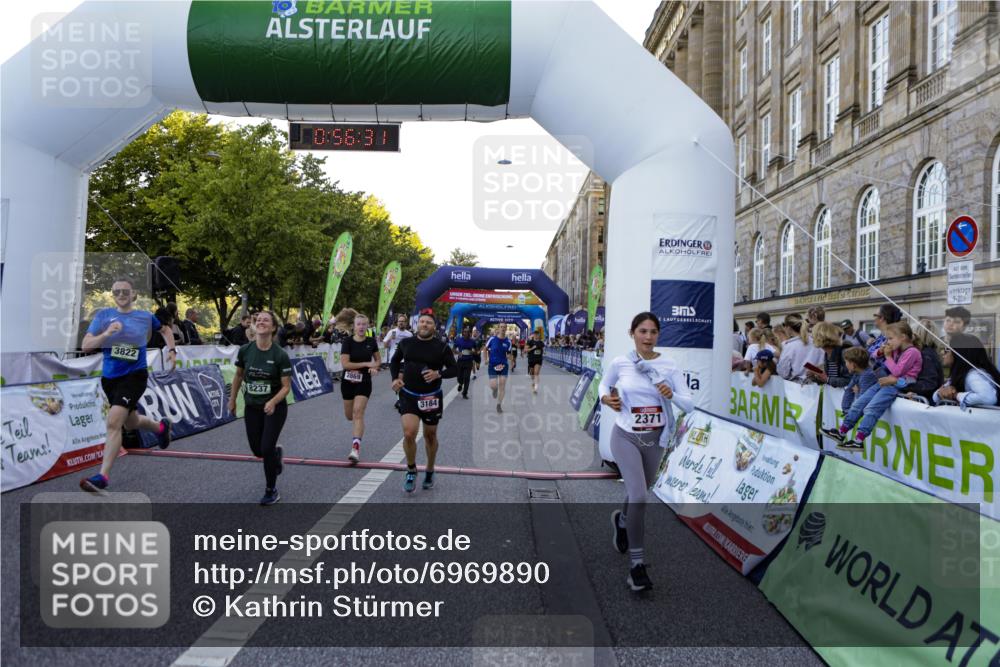 01.09.2024 - BARMER Alsterlauf Kathrin Stürmer Photography http://msf.ph/oto/6969890 01.09.2024 09:56:29 Ziel 2228, 2319, 2342, 2400, 2405, 2426, 2525, 2867, 3054, 3229, 3321, 3335, 3337, 3345, 3358, 3359, 3870, 3924, 4065, 4260, 4280, 4350, 4462, 4550, 4673, 4733, 4750, 4880, 5035, 5104, 5280, 2049, 2231, 2371, 2869, 3144, 3184, 3191, 3207, 3352, 3453, 3617, 3822, 3929, 4023, 4128, 4264, 4473, 4584, 4655, 4736, 8024, 8153, 8237 meine-sportfotos.de