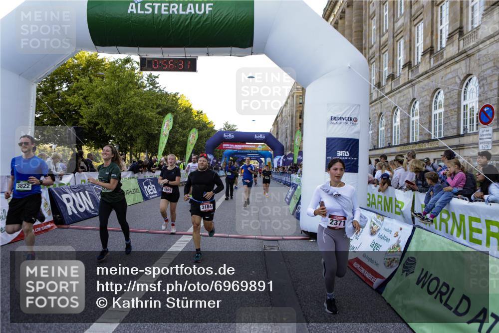01.09.2024 - BARMER Alsterlauf Kathrin Stürmer Photography http://msf.ph/oto/6969891 01.09.2024 09:56:29 Ziel 2228, 2319, 2342, 2400, 2405, 2426, 2525, 2867, 3054, 3229, 3321, 3335, 3337, 3345, 3358, 3359, 3870, 3924, 4065, 4260, 4280, 4350, 4462, 4550, 4673, 4733, 4750, 4880, 5035, 5104, 5280, 2049, 2231, 2371, 2869, 3144, 3184, 3191, 3207, 3352, 3453, 3617, 3822, 3929, 4023, 4128, 4264, 4473, 4584, 4655, 4736, 8024, 8153, 8237 meine-sportfotos.de