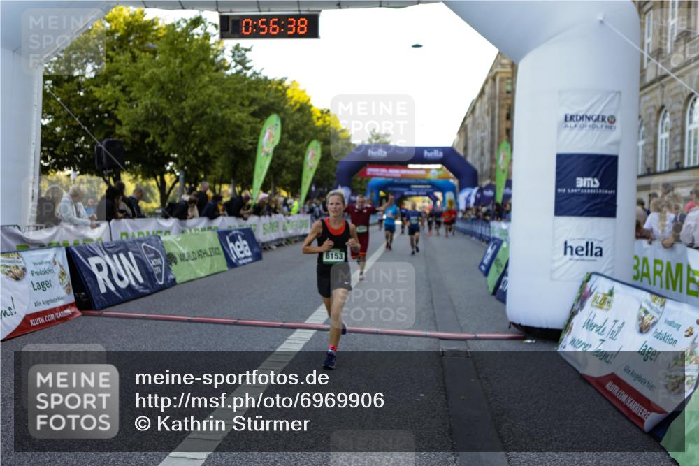 01.09.2024 - BARMER Alsterlauf Kathrin Stürmer Photography http://msf.ph/oto/6969906 01.09.2024 09:56:35 Ziel 2050, 2228, 2342, 2367, 2400, 2525, 2867, 3054, 3229, 3262, 3321, 3335, 3337, 3345, 3584, 3870, 3924, 4065, 4528, 4550, 4570, 4673, 4694, 4733, 4750, 4880, 5104, 5280, 8164, 2049, 2231, 2371, 2869, 3144, 3184, 3453, 3617, 3822, 3952, 4264, 4505, 4584, 4655, 4843, 5091, 8024, 8153, 8237 meine-sportfotos.de