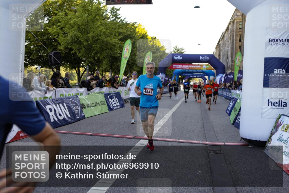 01.09.2024 - BARMER Alsterlauf Kathrin Stürmer Photography http://msf.ph/oto/6969910 01.09.2024 09:56:40 Ziel 2050, 2228, 2367, 2374, 2400, 2525, 2867, 3262, 3321, 3335, 3337, 3345, 3584, 3767, 3864, 3870, 3964, 4195, 4528, 4550, 4570, 4673, 4694, 4733, 4750, 4880, 4919, 5104, 5280, 8164, 2446, 3144, 3617, 3952, 4264, 4505, 4638, 4843, 4973, 4992, 5091, 8024, 8153, 8159, 8197, 8336, 8369 meine-sportfotos.de