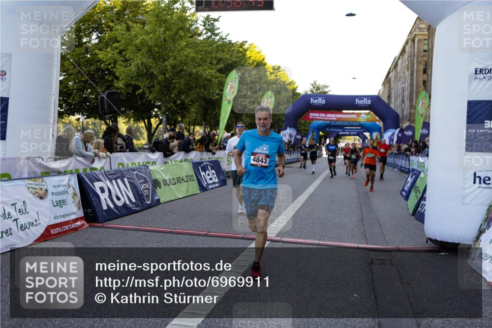 01.09.2024 - BARMER Alsterlauf Kathrin Stürmer Photography http://msf.ph/oto/6969911 01.09.2024 09:56:40 Ziel 2050, 2228, 2367, 2374, 2400, 2525, 2867, 3262, 3321, 3335, 3337, 3345, 3584, 3767, 3864, 3870, 3964, 4195, 4528, 4550, 4570, 4673, 4694, 4733, 4750, 4880, 4919, 5104, 5280, 8164, 2446, 3144, 3617, 3952, 4264, 4505, 4638, 4843, 4973, 4992, 5091, 8024, 8153, 8159, 8197, 8336, 8369 meine-sportfotos.de