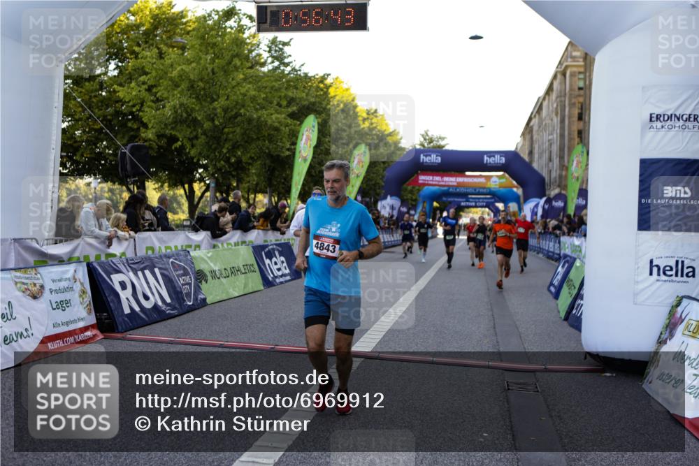01.09.2024 - BARMER Alsterlauf Kathrin Stürmer Photography http://msf.ph/oto/6969912 01.09.2024 09:56:40 Ziel 2050, 2228, 2367, 2374, 2400, 2525, 2867, 3262, 3321, 3335, 3337, 3345, 3584, 3767, 3864, 3870, 3964, 4195, 4528, 4550, 4570, 4673, 4694, 4733, 4750, 4880, 4919, 5104, 5280, 8164, 2446, 3144, 3617, 3952, 4264, 4505, 4638, 4843, 4973, 4992, 5091, 8024, 8153, 8159, 8197, 8336, 8369 meine-sportfotos.de