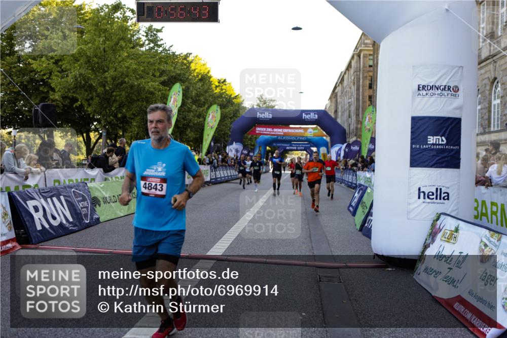 01.09.2024 - BARMER Alsterlauf Kathrin Stürmer Photography http://msf.ph/oto/6969914 01.09.2024 09:56:41 Ziel 2050, 2228, 2367, 2374, 2400, 2525, 2867, 3262, 3321, 3335, 3337, 3345, 3584, 3767, 3864, 3870, 3964, 4195, 4528, 4550, 4570, 4673, 4694, 4750, 4880, 4919, 8164, 2446, 2833, 3617, 3952, 4505, 4638, 4843, 4973, 4992, 5091, 8024, 8153, 8159, 8197, 8336, 8369 meine-sportfotos.de