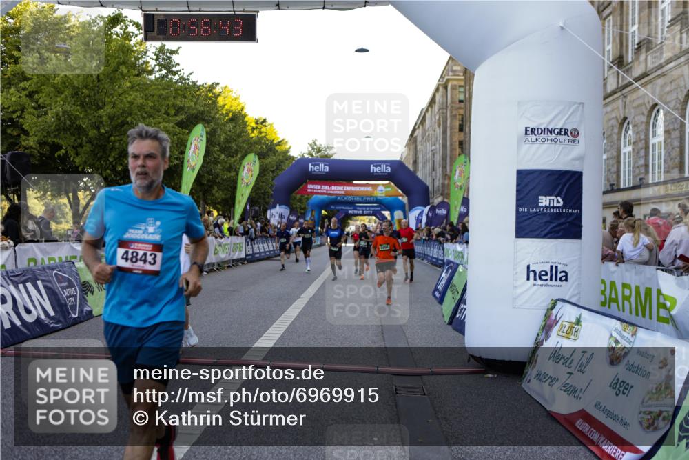 01.09.2024 - BARMER Alsterlauf Kathrin Stürmer Photography http://msf.ph/oto/6969915 01.09.2024 09:56:41 Ziel 2050, 2228, 2367, 2374, 2400, 2525, 2867, 3262, 3321, 3335, 3337, 3345, 3584, 3767, 3864, 3870, 3964, 4195, 4528, 4550, 4570, 4673, 4694, 4750, 4880, 4919, 8164, 2446, 2833, 3617, 3952, 4505, 4638, 4843, 4973, 4992, 5091, 8024, 8153, 8159, 8197, 8336, 8369 meine-sportfotos.de