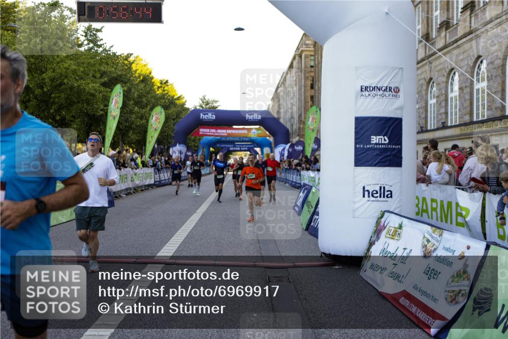 01.09.2024 - BARMER Alsterlauf Kathrin Stürmer Photography http://msf.ph/oto/6969917 01.09.2024 09:56:41 Ziel 2050, 2228, 2367, 2374, 2400, 2525, 2867, 3262, 3321, 3335, 3337, 3345, 3584, 3767, 3864, 3870, 3964, 4195, 4528, 4550, 4570, 4673, 4694, 4750, 4880, 4919, 8164, 2446, 2833, 3617, 3952, 4505, 4638, 4843, 4973, 4992, 5091, 8024, 8153, 8159, 8197, 8336, 8369 meine-sportfotos.de