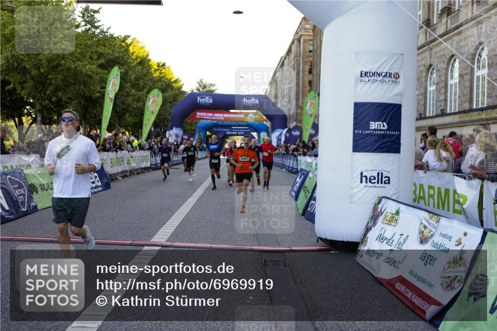 01.09.2024 - BARMER Alsterlauf Kathrin Stürmer Photography http://msf.ph/oto/6969919 01.09.2024 09:56:42 Ziel 2050, 2228, 2367, 2374, 2400, 2867, 3262, 3321, 3335, 3337, 3345, 3584, 3767, 3864, 3870, 3964, 4195, 4528, 4550, 4570, 4673, 4694, 4750, 4880, 4919, 8164, 2446, 2833, 3617, 3952, 4505, 4638, 4843, 4973, 4992, 5091, 8024, 8138, 8153, 8159, 8197, 8336, 8369 meine-sportfotos.de