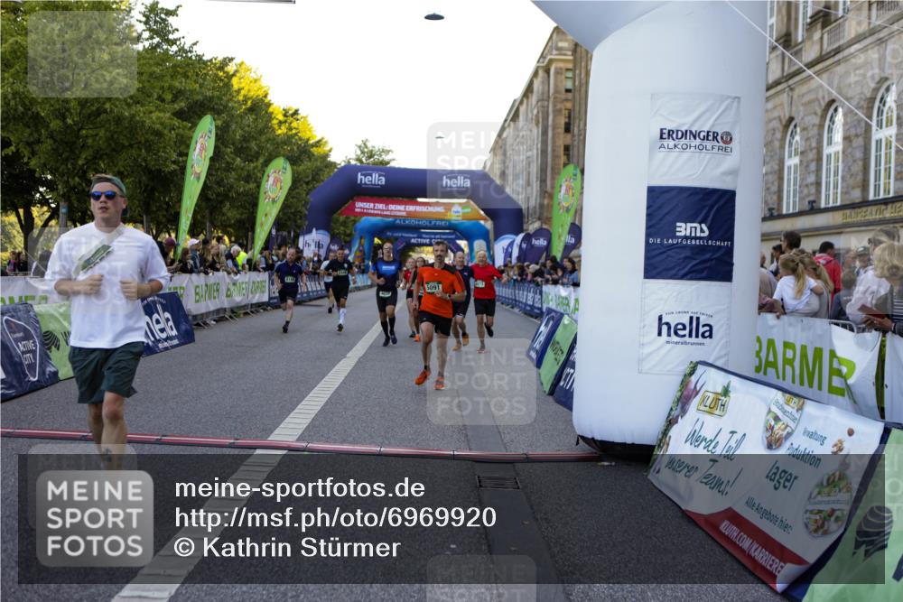 01.09.2024 - BARMER Alsterlauf Kathrin Stürmer Photography http://msf.ph/oto/6969920 01.09.2024 09:56:42 Ziel 2050, 2228, 2367, 2374, 2400, 2867, 3262, 3321, 3335, 3337, 3345, 3584, 3767, 3864, 3870, 3964, 4195, 4528, 4550, 4570, 4673, 4694, 4750, 4880, 4919, 8164, 2446, 2833, 3617, 3952, 4505, 4638, 4843, 4973, 4992, 5091, 8024, 8138, 8153, 8159, 8197, 8336, 8369 meine-sportfotos.de