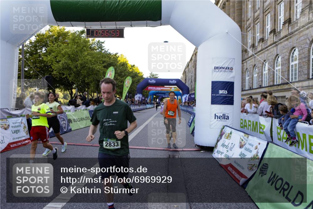 01.09.2024 - BARMER Alsterlauf Kathrin Stürmer Photography http://msf.ph/oto/6969929 01.09.2024 09:56:51 Ziel 2264, 2367, 2374, 2695, 2852, 2896, 2941, 2952, 3084, 3085, 3262, 3381, 3584, 3696, 3767, 3864, 3964, 4007, 4195, 4210, 4570, 4786, 4919, 5219, 8164, 2446, 2833, 3645, 3821, 4410, 4638, 4973, 4992, 8106, 8138, 8159, 8197, 8336, 8358, 8369 meine-sportfotos.de