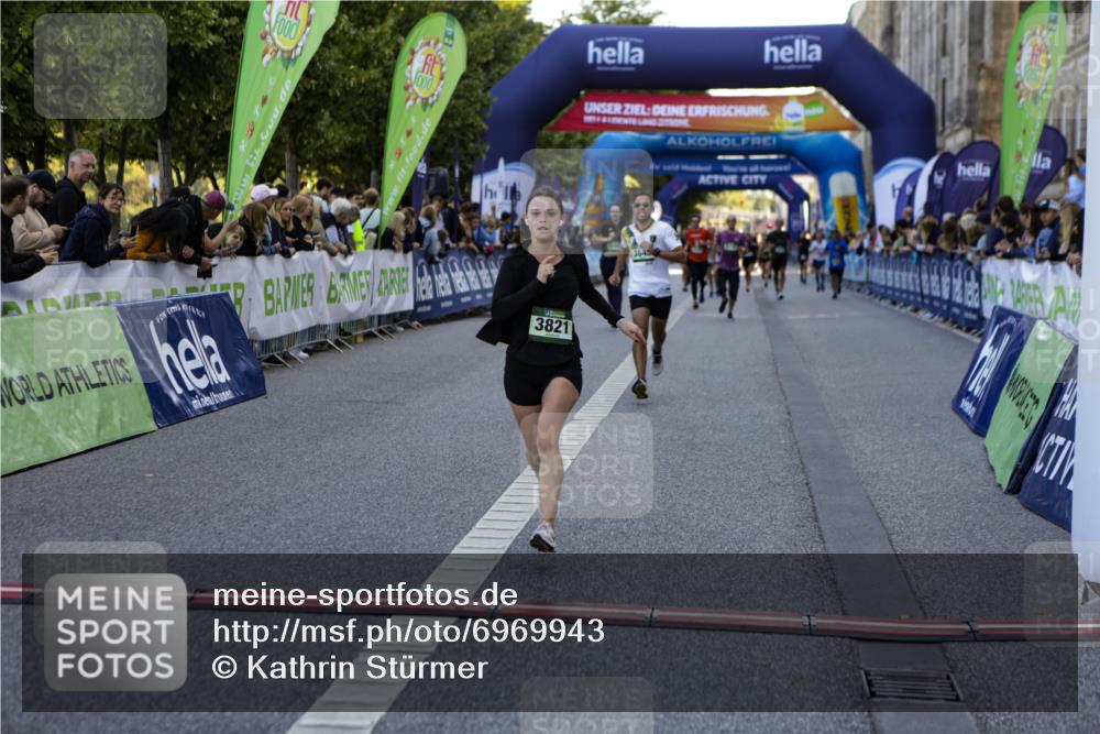 01.09.2024 - BARMER Alsterlauf Kathrin Stürmer Photography http://msf.ph/oto/6969943 01.09.2024 09:56:55 Ziel 2058, 2264, 2374, 2695, 2852, 2896, 2941, 2952, 3084, 3085, 3246, 3381, 3696, 3767, 3864, 3904, 3964, 4007, 4195, 4210, 4720, 4786, 4919, 5219, 2833, 3645, 3821, 4410, 8106, 8116, 8138, 8160, 8336, 8358 meine-sportfotos.de