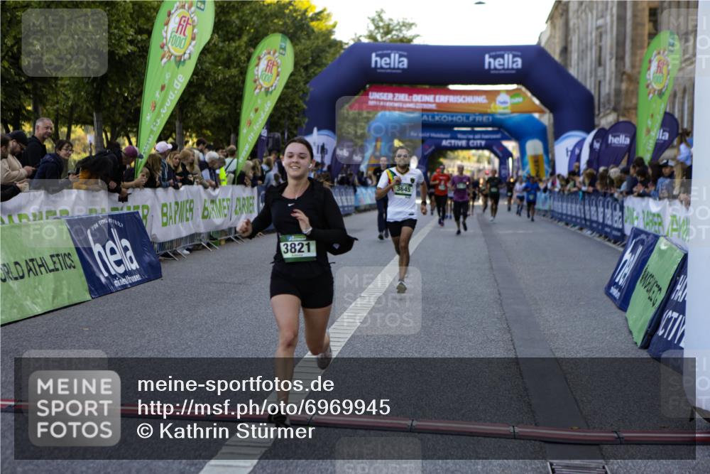 01.09.2024 - BARMER Alsterlauf Kathrin Stürmer Photography http://msf.ph/oto/6969945 01.09.2024 09:56:55 Ziel 2058, 2264, 2374, 2695, 2852, 2896, 2941, 2952, 3084, 3085, 3246, 3381, 3696, 3767, 3864, 3904, 3964, 4007, 4195, 4210, 4720, 4786, 4919, 5219, 2833, 3645, 3821, 4410, 8106, 8116, 8138, 8160, 8336, 8358 meine-sportfotos.de