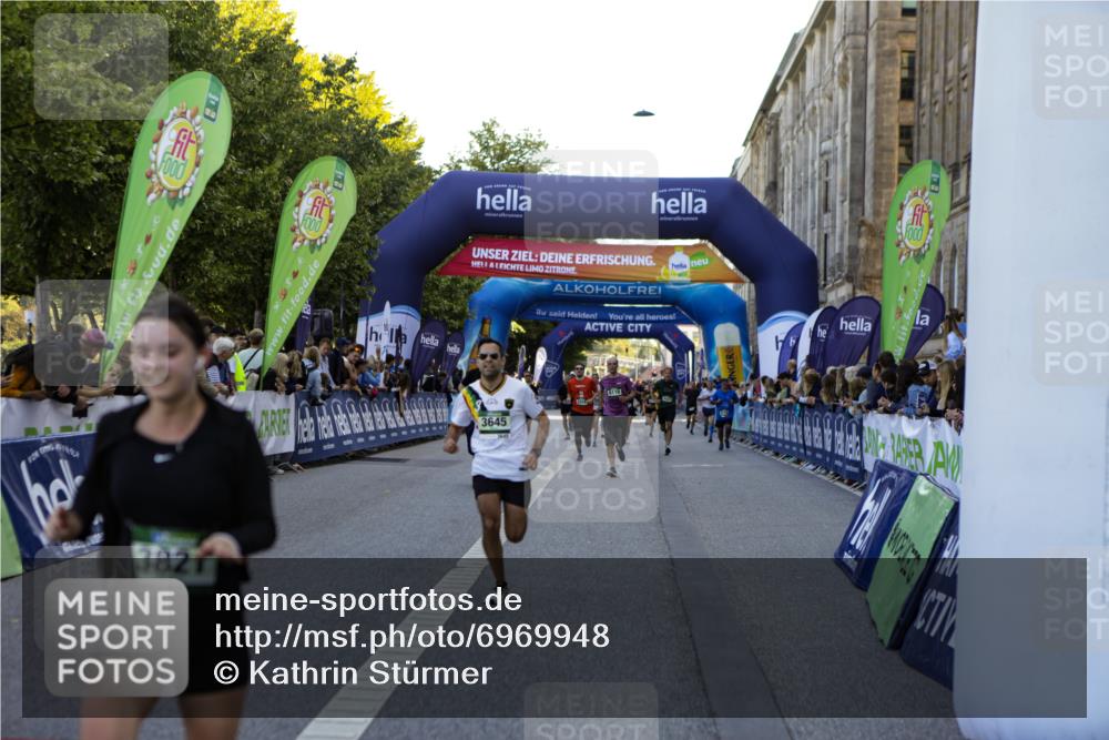 01.09.2024 - BARMER Alsterlauf Kathrin Stürmer Photography http://msf.ph/oto/6969948 01.09.2024 09:56:56 Ziel 2058, 2264, 2374, 2695, 2852, 2896, 2941, 2952, 3084, 3085, 3246, 3381, 3696, 3767, 3864, 3904, 3964, 4007, 4195, 4210, 4720, 4786, 4919, 5219, 2833, 3645, 3821, 4410, 8106, 8116, 8138, 8160, 8358 meine-sportfotos.de