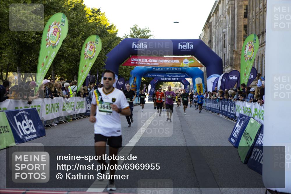 01.09.2024 - BARMER Alsterlauf Kathrin Stürmer Photography http://msf.ph/oto/6969955 01.09.2024 09:56:57 Ziel 2058, 2148, 2264, 2374, 2695, 2852, 2896, 2941, 2952, 3084, 3085, 3246, 3381, 3696, 3767, 3904, 4007, 4195, 4210, 4720, 4786, 4919, 5219, 2809, 3645, 3821, 4021, 4410, 8106, 8116, 8138, 8160, 8358 meine-sportfotos.de