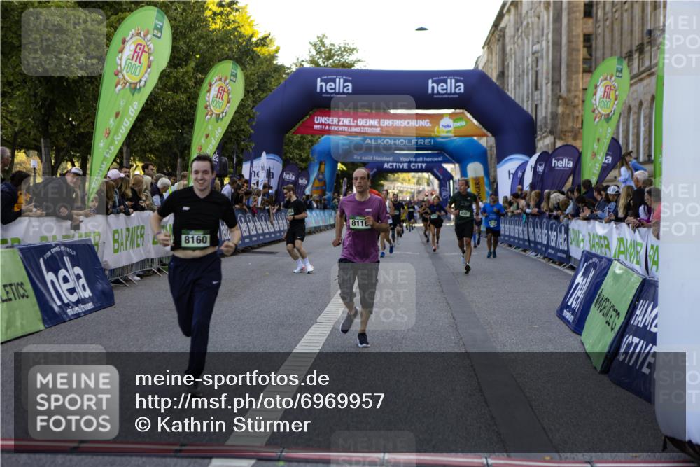 01.09.2024 - BARMER Alsterlauf Kathrin Stürmer Photography http://msf.ph/oto/6969957 01.09.2024 09:57:00 Ziel 2058, 2101, 2148, 2264, 2695, 2852, 2896, 2941, 2952, 3084, 3085, 3224, 3233, 3246, 3381, 3696, 3904, 4007, 4210, 4590, 4720, 4786, 5219, 8204, 2809, 3588, 3645, 3821, 3988, 4021, 4353, 4499, 5257, 8116, 8160 meine-sportfotos.de