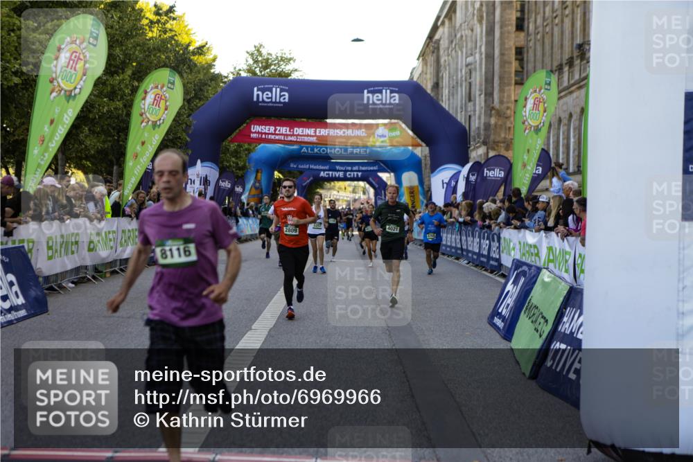 01.09.2024 - BARMER Alsterlauf Kathrin Stürmer Photography http://msf.ph/oto/6969966 01.09.2024 09:57:02 Ziel 2058, 2063, 2101, 2148, 2264, 2694, 2695, 2852, 2896, 2941, 2952, 3084, 3085, 3224, 3233, 3236, 3246, 3381, 3696, 3904, 4007, 4210, 4590, 4720, 4786, 5219, 8204, 2211, 2373, 2809, 3588, 3645, 3821, 3988, 4021, 4022, 4353, 4499, 4760, 5257, 8116, 8160 meine-sportfotos.de