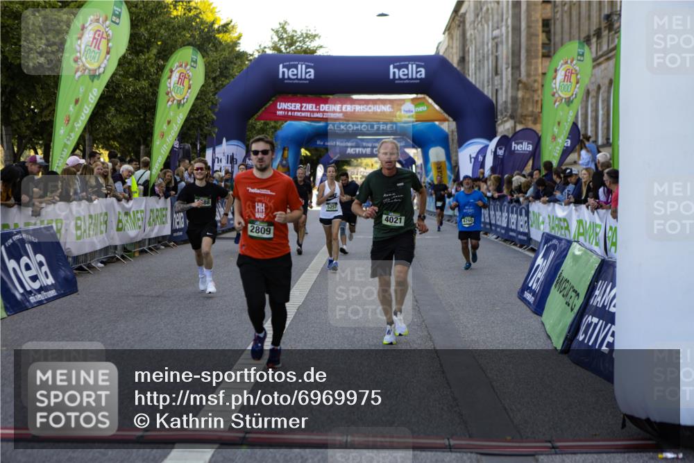 01.09.2024 - BARMER Alsterlauf Kathrin Stürmer Photography http://msf.ph/oto/6969975 01.09.2024 09:57:04 Ziel 2058, 2063, 2101, 2148, 2694, 2695, 2852, 2896, 2941, 2952, 3084, 3085, 3224, 3233, 3236, 3246, 3270, 3381, 3696, 3904, 4007, 4590, 4720, 4786, 5219, 8204, 2211, 2373, 2809, 3027, 3386, 3588, 3645, 3988, 4021, 4022, 4353, 4499, 4760, 5073, 5257, 8116, 8160 meine-sportfotos.de