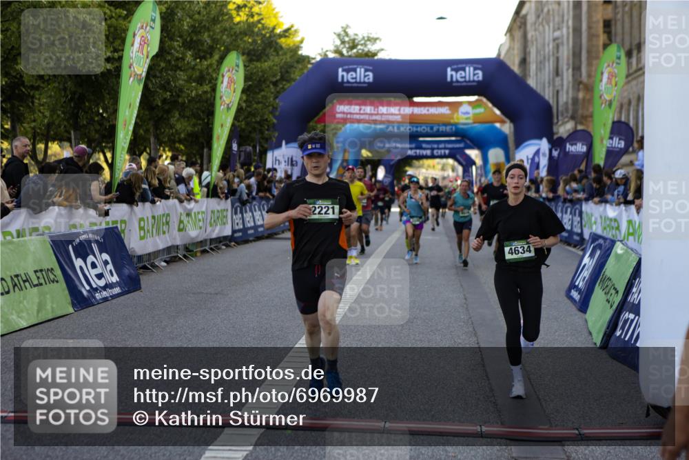 01.09.2024 - BARMER Alsterlauf Kathrin Stürmer Photography http://msf.ph/oto/6969987 01.09.2024 09:57:18 Ziel 2063, 2101, 2301, 2694, 2781, 2817, 2999, 3009, 3068, 3224, 3233, 3236, 3270, 3552, 4139, 4296, 4464, 4472, 4490, 4513, 4590, 4732, 5163, 5172, 5221, 5235, 8204, 2221, 2302, 2530, 2671, 2783, 3027, 3048, 3145, 3334, 3386, 3455, 3596, 3636, 4190, 4269, 4606, 4634, 4698, 5073, 5241, 8142, 8198 meine-sportfotos.de