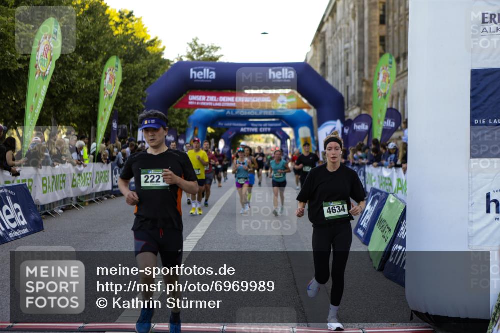 01.09.2024 - BARMER Alsterlauf Kathrin Stürmer Photography http://msf.ph/oto/6969989 01.09.2024 09:57:18 Ziel 2063, 2101, 2301, 2694, 2781, 2817, 2999, 3009, 3068, 3224, 3233, 3236, 3270, 3552, 4139, 4296, 4464, 4472, 4490, 4513, 4590, 4732, 5163, 5172, 5221, 5235, 8204, 2221, 2302, 2530, 2671, 2783, 3027, 3048, 3145, 3334, 3386, 3455, 3596, 3636, 4190, 4269, 4606, 4634, 4698, 5073, 5241, 8142, 8198 meine-sportfotos.de
