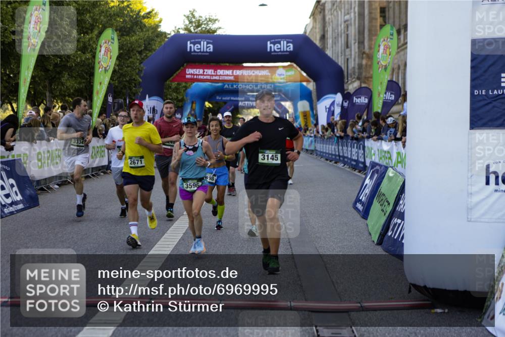 01.09.2024 - BARMER Alsterlauf Kathrin Stürmer Photography http://msf.ph/oto/6969995 01.09.2024 09:57:21 Ziel 2063, 2301, 2345, 2694, 2781, 2817, 2999, 3009, 3068, 3205, 3236, 3270, 3552, 4139, 4296, 4464, 4472, 4490, 4513, 4732, 5163, 5172, 5221, 5235, 2135, 2221, 2302, 2530, 2671, 2783, 3048, 3145, 3334, 3455, 3596, 3636, 3724, 4135, 4190, 4269, 4425, 4479, 4606, 4634, 4698, 5241, 8142, 8198 meine-sportfotos.de
