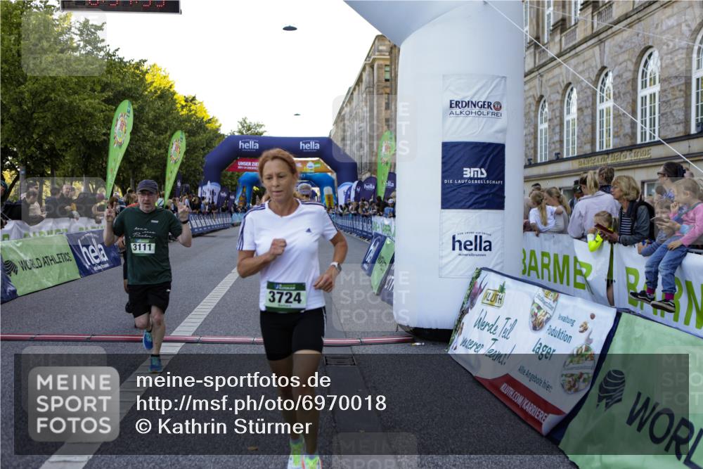 01.09.2024 - BARMER Alsterlauf Kathrin Stürmer Photography http://msf.ph/oto/6970018 01.09.2024 09:57:31 Ziel 2345, 2680, 2817, 2999, 3009, 3205, 3227, 3414, 3552, 3624, 3626, 4076, 4139, 4296, 4379, 4490, 4513, 4732, 5163, 5221, 5235, 2135, 2302, 3048, 3111, 3455, 3724, 3743, 4135, 4190, 4269, 4425, 4479, 4998, 5222, 5292, 8045, 8142, 8303 meine-sportfotos.de