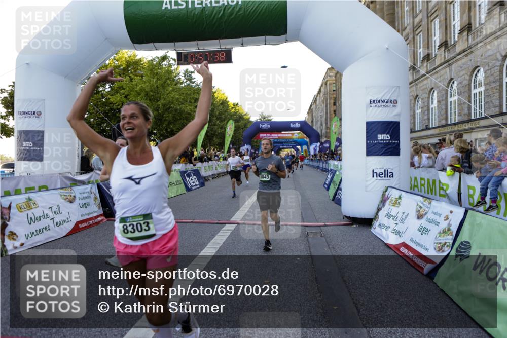 01.09.2024 - BARMER Alsterlauf Kathrin Stürmer Photography http://msf.ph/oto/6970028 01.09.2024 09:57:37 Ziel 2345, 2465, 2680, 3205, 3227, 3414, 3624, 3626, 4076, 4139, 4345, 4379, 4490, 4513, 4981, 5163, 2678, 2925, 3111, 3214, 3743, 3783, 4150, 4440, 4510, 4998, 5222, 5292, 8045, 8060, 8067, 8137, 8303 meine-sportfotos.de