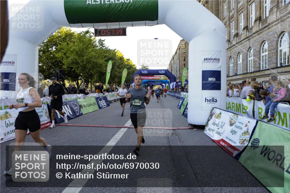 01.09.2024 - BARMER Alsterlauf Kathrin Stürmer Photography http://msf.ph/oto/6970030 01.09.2024 09:57:37 Ziel 2345, 2465, 2680, 3205, 3227, 3414, 3624, 3626, 4076, 4139, 4345, 4379, 4490, 4513, 4981, 5163, 2678, 2925, 3111, 3214, 3743, 3783, 4150, 4440, 4510, 4998, 5222, 5292, 8045, 8060, 8067, 8137, 8303 meine-sportfotos.de
