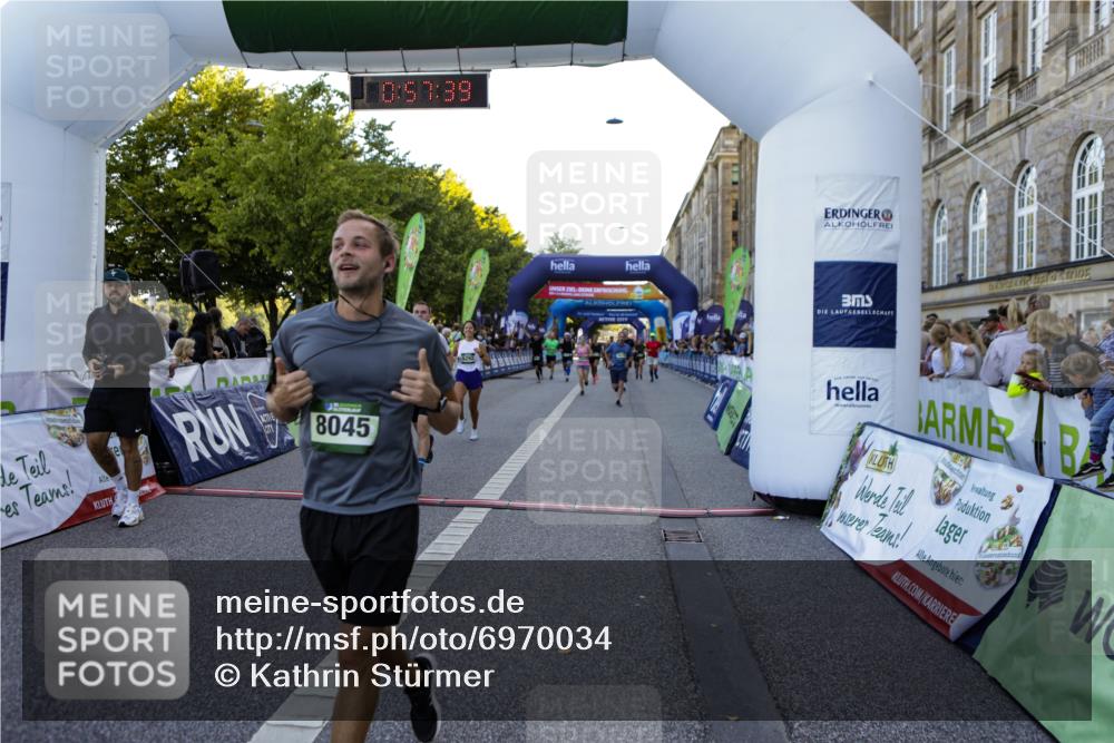 01.09.2024 - BARMER Alsterlauf Kathrin Stürmer Photography http://msf.ph/oto/6970034 01.09.2024 09:57:38 Ziel 2345, 2465, 2680, 3205, 3227, 3414, 3624, 3626, 4076, 4345, 4379, 4513, 4981, 5163, 8206, 2678, 2925, 3214, 3464, 3743, 3783, 4150, 4440, 4510, 4998, 5222, 5292, 8045, 8060, 8067, 8137, 8242, 8303 meine-sportfotos.de