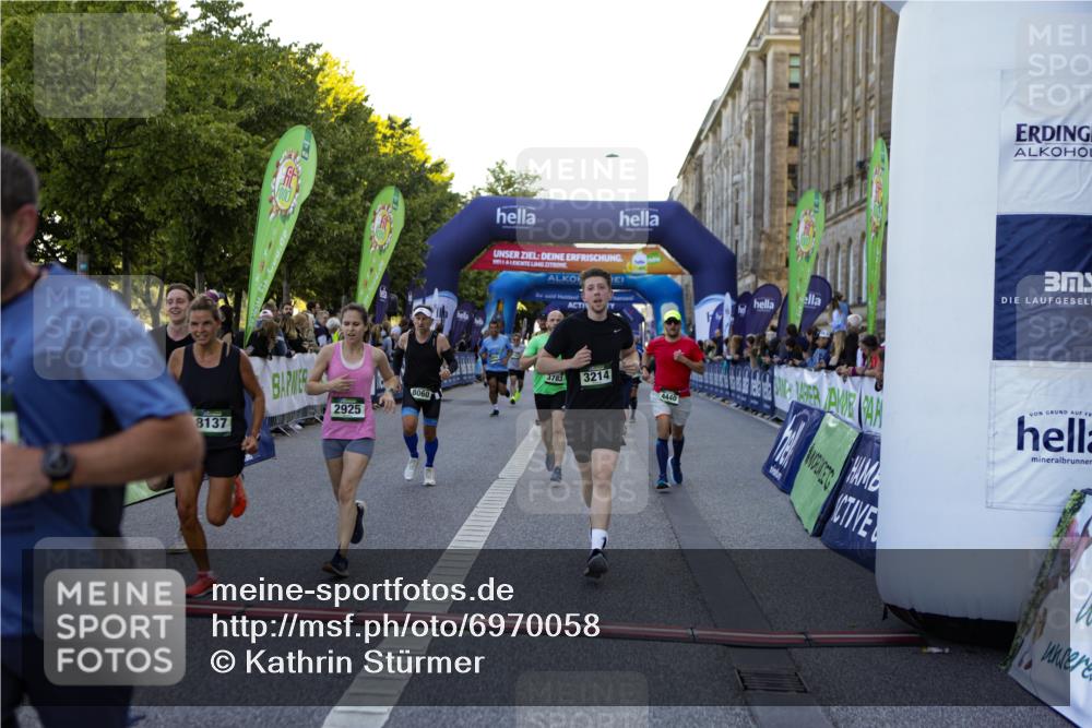 01.09.2024 - BARMER Alsterlauf Kathrin Stürmer Photography http://msf.ph/oto/6970058 01.09.2024 09:57:42 Ziel 2172, 2465, 2680, 3004, 3227, 3414, 3501, 3624, 3626, 3675, 3927, 4047, 4076, 4345, 4379, 4826, 4981, 8206, 2678, 2770, 2925, 2944, 3214, 3464, 3783, 4150, 4440, 4510, 4907, 4998, 5065, 5222, 5292, 8045, 8060, 8067, 8102, 8137, 8242, 8303 meine-sportfotos.de