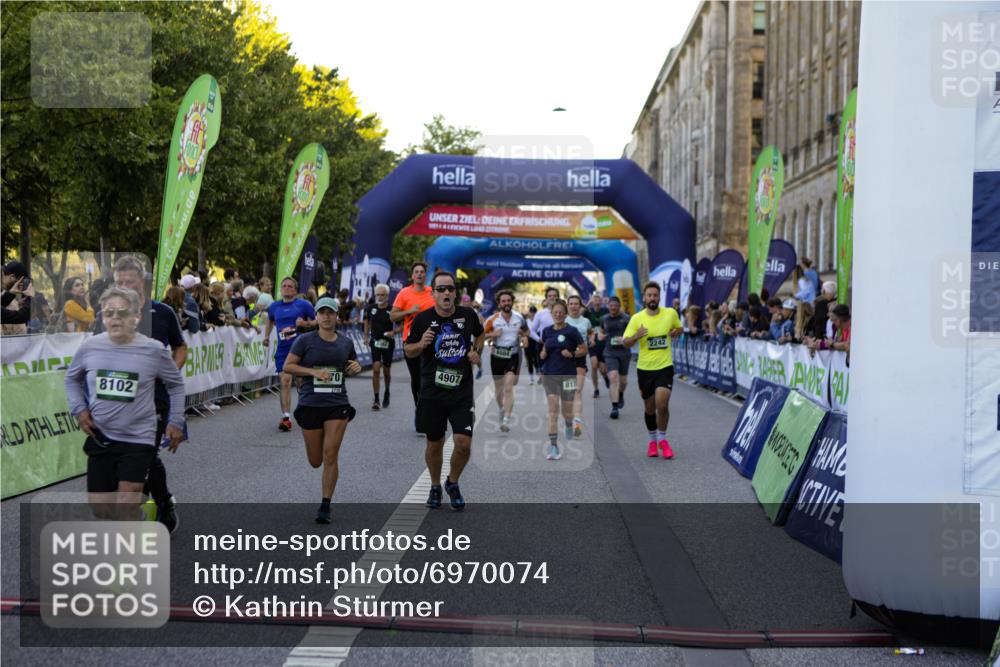 01.09.2024 - BARMER Alsterlauf Kathrin Stürmer Photography http://msf.ph/oto/6970074 01.09.2024 09:57:49 Ziel 2172, 2465, 2796, 2857, 3004, 3227, 3450, 3501, 3675, 3927, 3982, 4047, 4050, 4120, 4345, 4468, 4496, 4610, 4826, 4981, 8206, 8239, 1176, 2062, 2242, 2479, 2770, 2905, 2925, 2944, 3017, 3214, 3217, 3435, 3464, 3468, 3783, 3803, 3951, 4150, 4384, 4440, 4498, 4510, 4907, 5065, 8019, 8060, 8067, 8084, 8102, 8172, 8242 meine-sportfotos.de