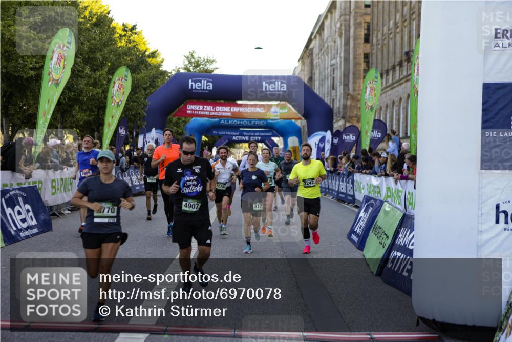 01.09.2024 - BARMER Alsterlauf Kathrin Stürmer Photography http://msf.ph/oto/6970078 01.09.2024 09:57:50 Ziel 2172, 2465, 2796, 2857, 3004, 3227, 3450, 3501, 3675, 3927, 3982, 4047, 4050, 4120, 4345, 4468, 4496, 4610, 4826, 4981, 8206, 8239, 1176, 2062, 2242, 2479, 2770, 2905, 2944, 3017, 3217, 3435, 3464, 3468, 3783, 3803, 3951, 4150, 4384, 4440, 4498, 4510, 4907, 5065, 8019, 8060, 8084, 8102, 8172, 8242 meine-sportfotos.de