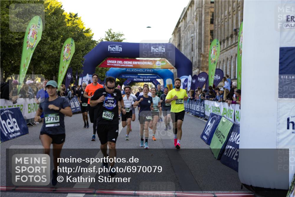01.09.2024 - BARMER Alsterlauf Kathrin Stürmer Photography http://msf.ph/oto/6970079 01.09.2024 09:57:50 Ziel 2172, 2465, 2796, 2857, 3004, 3227, 3450, 3501, 3675, 3927, 3982, 4047, 4050, 4120, 4345, 4468, 4496, 4610, 4826, 4981, 8206, 8239, 1176, 2062, 2242, 2479, 2770, 2905, 2944, 3017, 3217, 3435, 3464, 3468, 3783, 3803, 3951, 4150, 4384, 4440, 4498, 4510, 4907, 5065, 8019, 8060, 8084, 8102, 8172, 8242 meine-sportfotos.de