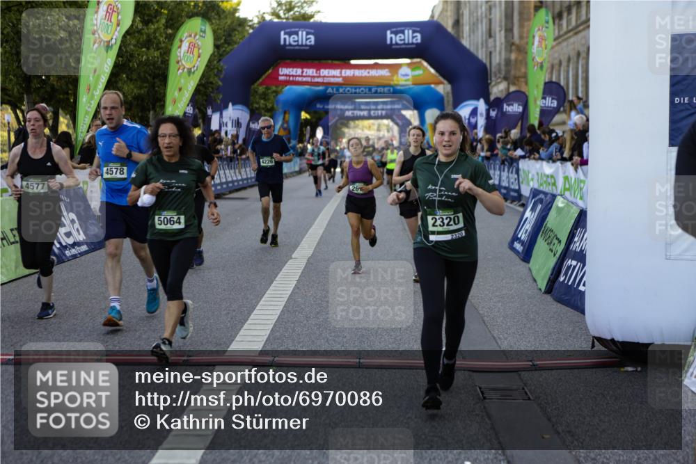 01.09.2024 - BARMER Alsterlauf Kathrin Stürmer Photography http://msf.ph/oto/6970086 01.09.2024 09:58:01 Ziel 2757, 2795, 2796, 2857, 3450, 3486, 3501, 3828, 3829, 3830, 3831, 3832, 3901, 3927, 3982, 4050, 4072, 4120, 4147, 4196, 4331, 4396, 4397, 4468, 4496, 4531, 4579, 4585, 4610, 4711, 4799, 5233, 8239, 1176, 2320, 2479, 2675, 2885, 3017, 3030, 3217, 3234, 3342, 3468, 3803, 4163, 4226, 4498, 4577, 4578, 4853, 4890, 5064, 5230, 8178 meine-sportfotos.de