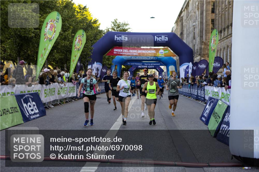 01.09.2024 - BARMER Alsterlauf Kathrin Stürmer Photography http://msf.ph/oto/6970098 01.09.2024 09:58:07 Ziel 2757, 2795, 2796, 3486, 3828, 3829, 3830, 3831, 3832, 3901, 4008, 4072, 4147, 4196, 4331, 4396, 4397, 4468, 4531, 4579, 4585, 4610, 4711, 4799, 4881, 5233, 8239, 2320, 2632, 2675, 2885, 3030, 3234, 3342, 3711, 3744, 3972, 3984, 4163, 4226, 4376, 4394, 4577, 4578, 4853, 4890, 5064, 5230, 8178 meine-sportfotos.de