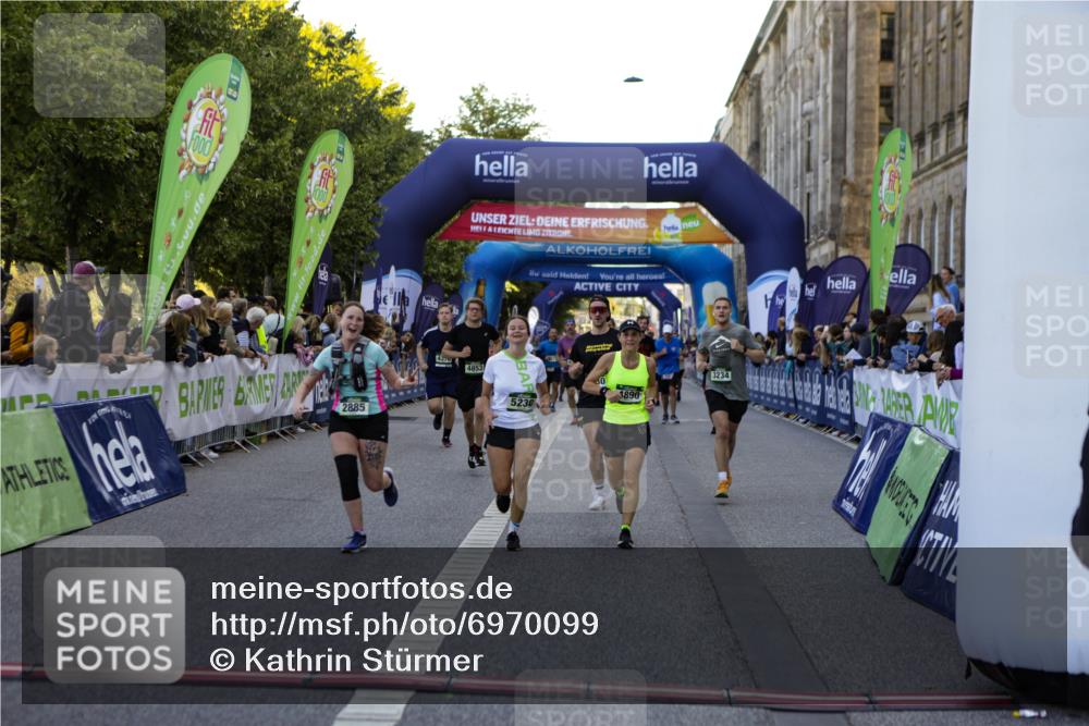 01.09.2024 - BARMER Alsterlauf Kathrin Stürmer Photography http://msf.ph/oto/6970099 01.09.2024 09:58:07 Ziel 2757, 2795, 2796, 3486, 3828, 3829, 3830, 3831, 3832, 3901, 4008, 4072, 4147, 4196, 4331, 4396, 4397, 4468, 4531, 4579, 4585, 4610, 4711, 4799, 4881, 5233, 8239, 2320, 2632, 2675, 2885, 3030, 3234, 3342, 3711, 3744, 3972, 3984, 4163, 4226, 4376, 4394, 4577, 4578, 4853, 4890, 5064, 5230, 8178 meine-sportfotos.de
