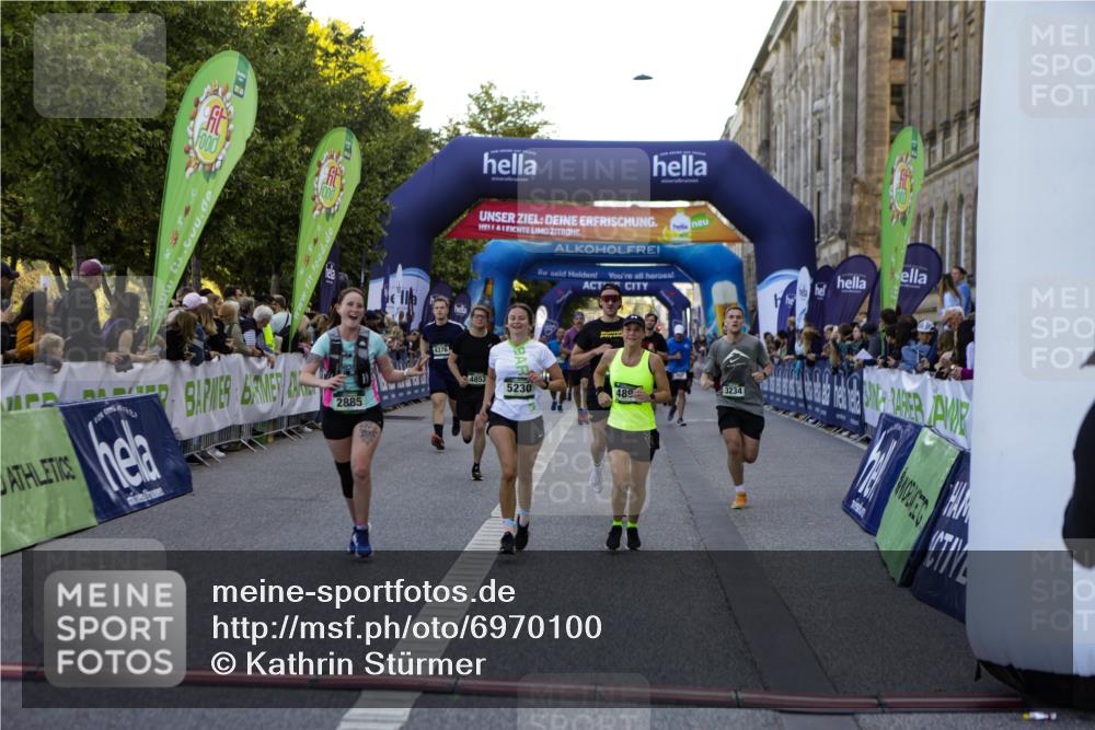 01.09.2024 - BARMER Alsterlauf Kathrin Stürmer Photography http://msf.ph/oto/6970100 01.09.2024 09:58:07 Ziel 2757, 2795, 2796, 3486, 3828, 3829, 3830, 3831, 3832, 3901, 4008, 4072, 4147, 4196, 4331, 4396, 4397, 4468, 4531, 4579, 4585, 4610, 4711, 4799, 4881, 5233, 8239, 2320, 2632, 2675, 2885, 3030, 3234, 3342, 3711, 3744, 3972, 3984, 4163, 4226, 4376, 4394, 4577, 4578, 4853, 4890, 5064, 5230, 8178 meine-sportfotos.de