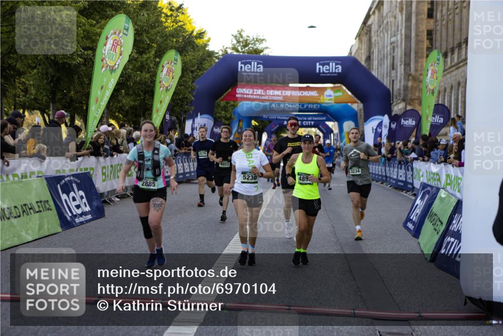 01.09.2024 - BARMER Alsterlauf Kathrin Stürmer Photography http://msf.ph/oto/6970104 01.09.2024 09:58:08 Ziel 2757, 2795, 3486, 3828, 3829, 3830, 3831, 3832, 3901, 4008, 4072, 4147, 4196, 4331, 4396, 4397, 4468, 4531, 4579, 4585, 4610, 4711, 4799, 4881, 5233, 2632, 2675, 2885, 3030, 3071, 3234, 3342, 3711, 3744, 3972, 3984, 4163, 4189, 4226, 4376, 4394, 4577, 4853, 4890, 5230, 8178 meine-sportfotos.de
