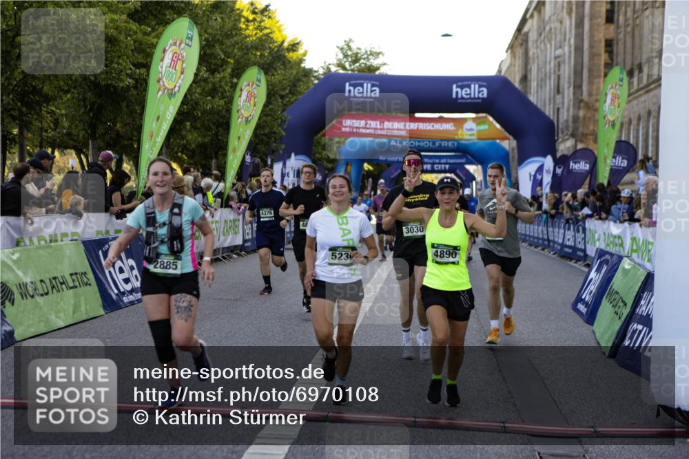01.09.2024 - BARMER Alsterlauf Kathrin Stürmer Photography http://msf.ph/oto/6970108 01.09.2024 09:58:08 Ziel 2757, 2795, 3486, 3828, 3829, 3830, 3831, 3832, 3901, 4008, 4072, 4147, 4196, 4331, 4396, 4397, 4468, 4531, 4579, 4585, 4610, 4711, 4799, 4881, 5233, 2632, 2675, 2885, 3030, 3071, 3234, 3342, 3711, 3744, 3972, 3984, 4163, 4189, 4226, 4376, 4394, 4577, 4853, 4890, 5230, 8178 meine-sportfotos.de