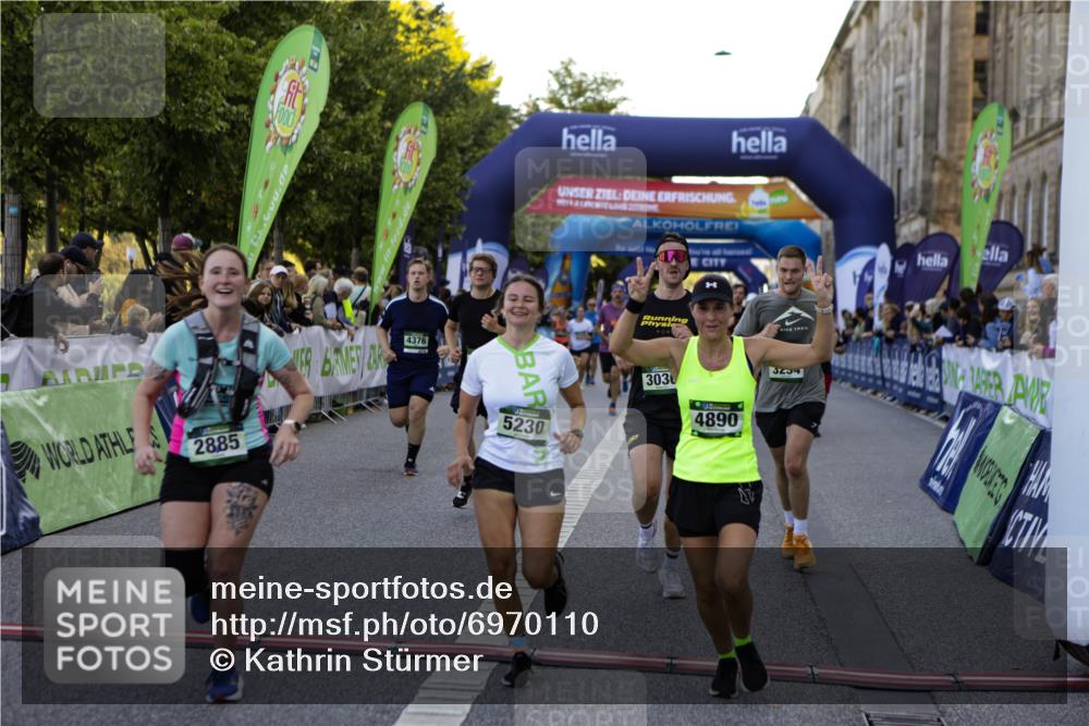 01.09.2024 - BARMER Alsterlauf Kathrin Stürmer Photography http://msf.ph/oto/6970110 01.09.2024 09:58:09 Ziel 2757, 2795, 3486, 3828, 3829, 3830, 3831, 3832, 3901, 4008, 4072, 4147, 4196, 4331, 4396, 4397, 4468, 4531, 4579, 4585, 4711, 4799, 4881, 5233, 2632, 2675, 2885, 3030, 3071, 3234, 3342, 3711, 3744, 3972, 3984, 4163, 4189, 4226, 4376, 4394, 4853, 4890, 5230 meine-sportfotos.de